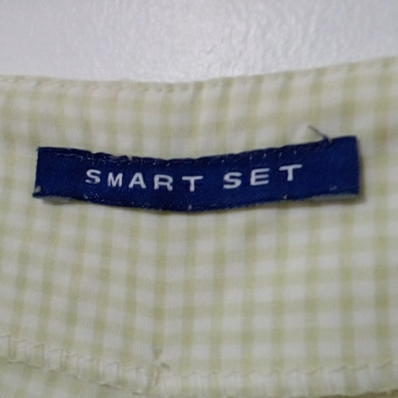Smart Set green gingham capris - Picture 5 of 6